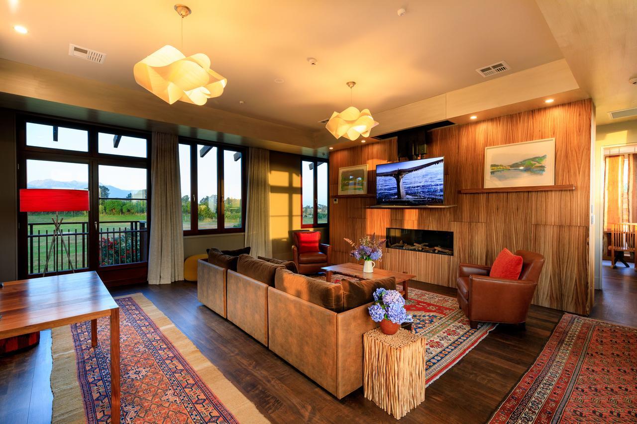 & Tree Lodge